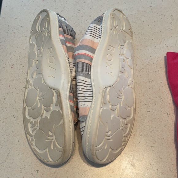 Roxy shoes - Picture 3 of 3
